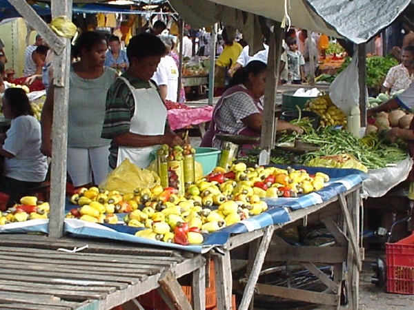 cashew_fruit_at_market