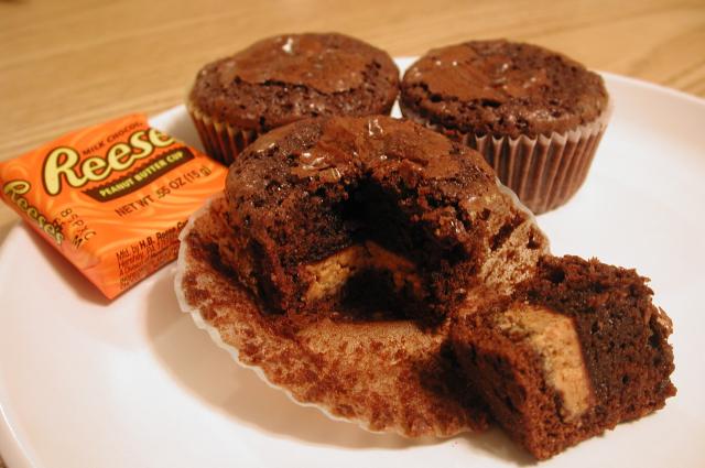 Reeses Peanut Butter Cup Brownie Cupcakes