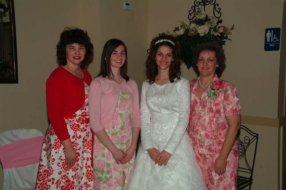 elizabeth_joe_320.jpg