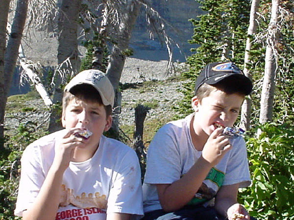 snackin_on_the_trail