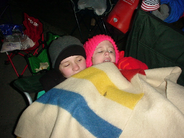 jess_and_ellie_under_wool